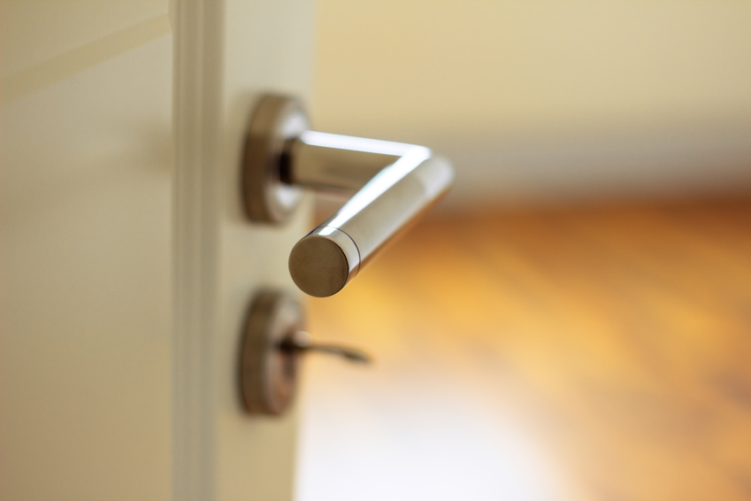 Taekwondo trainierendes Kind